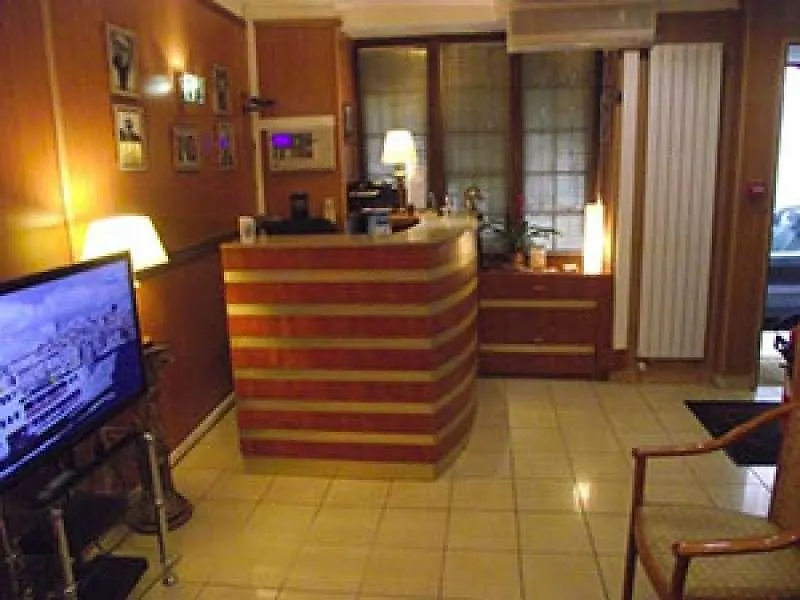 ***  Le Nouvel Hotel Du Theatre Paris France