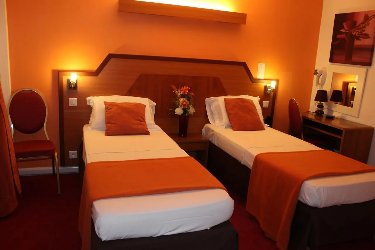 Le Nouvel Hotel Du Theatre Paříž 3*,