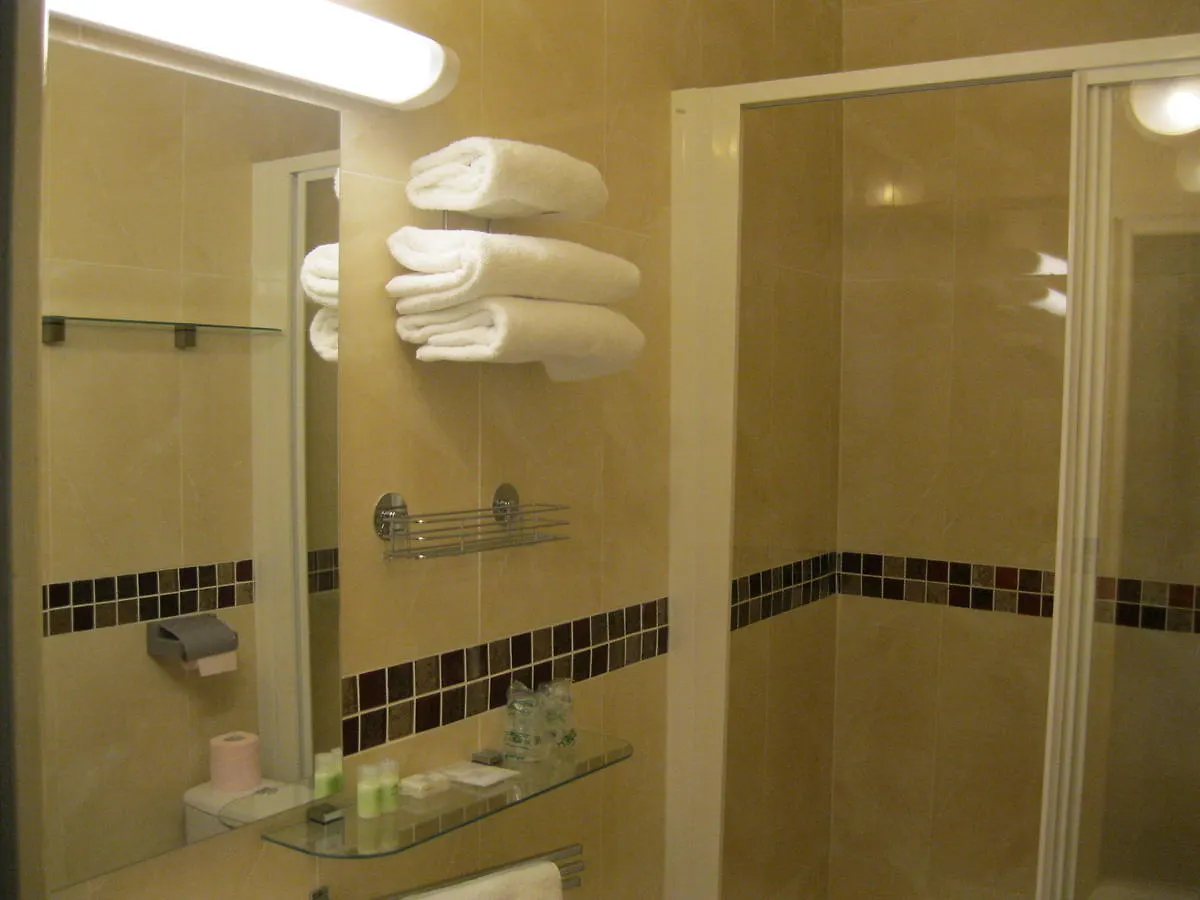 פריז Le Nouvel Hotel Du Theatre 3*,